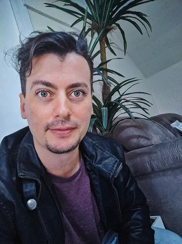 Fazendo e acontecendo, mas agora sendo